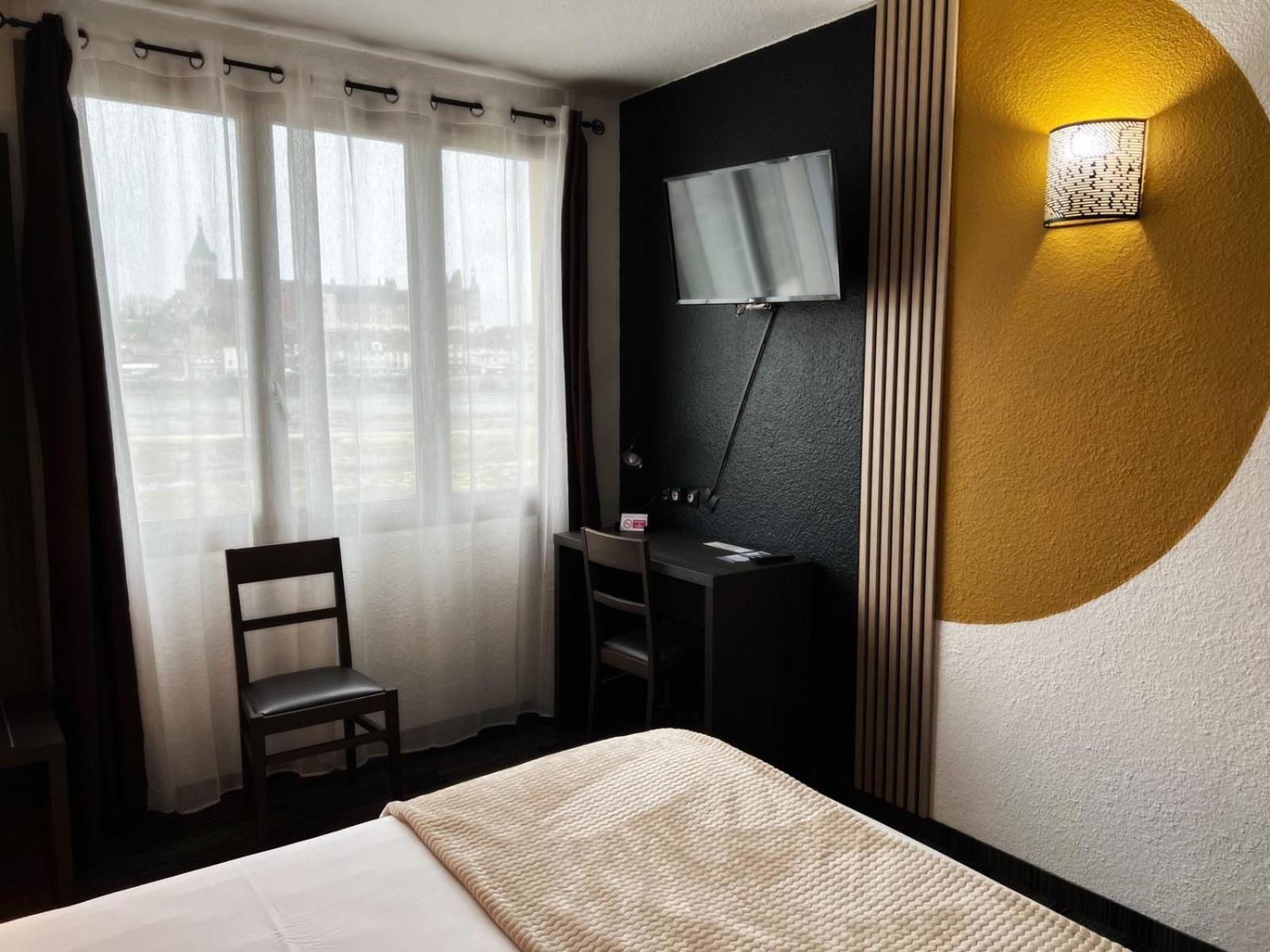 Brit Hotel Confort Gien Exterior foto