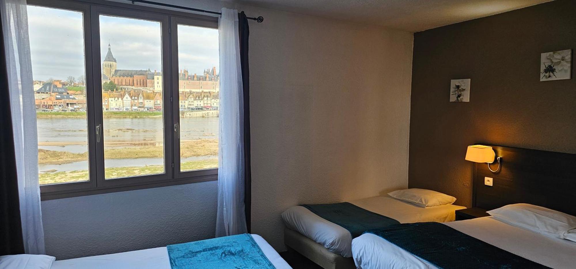 Brit Hotel Confort Gien Exterior foto