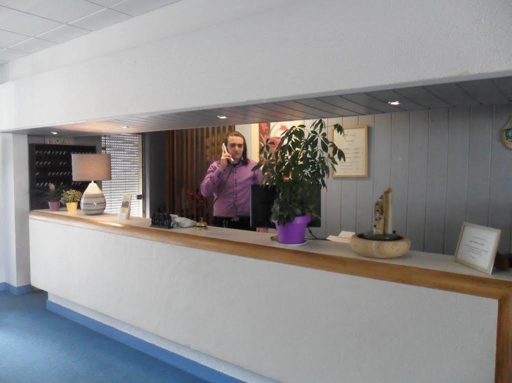Brit Hotel Confort Gien Exterior foto